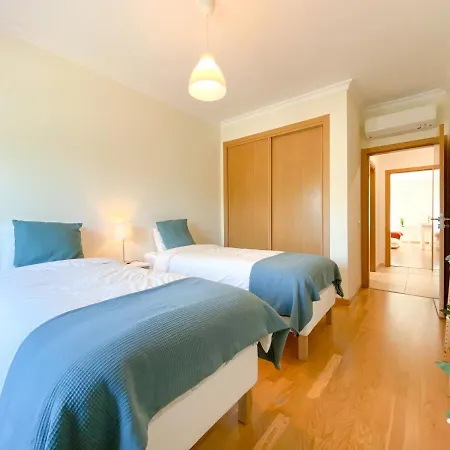 Meia-praia & Town Marina #1923 Apartment *