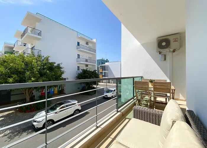 Meia-praia & Town Marina #1923 Apartment
